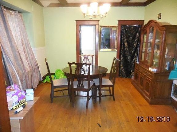 4th image of 5217 Lyon Ave