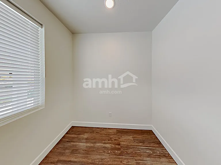 1419 E Perelle Ln — Photo 9