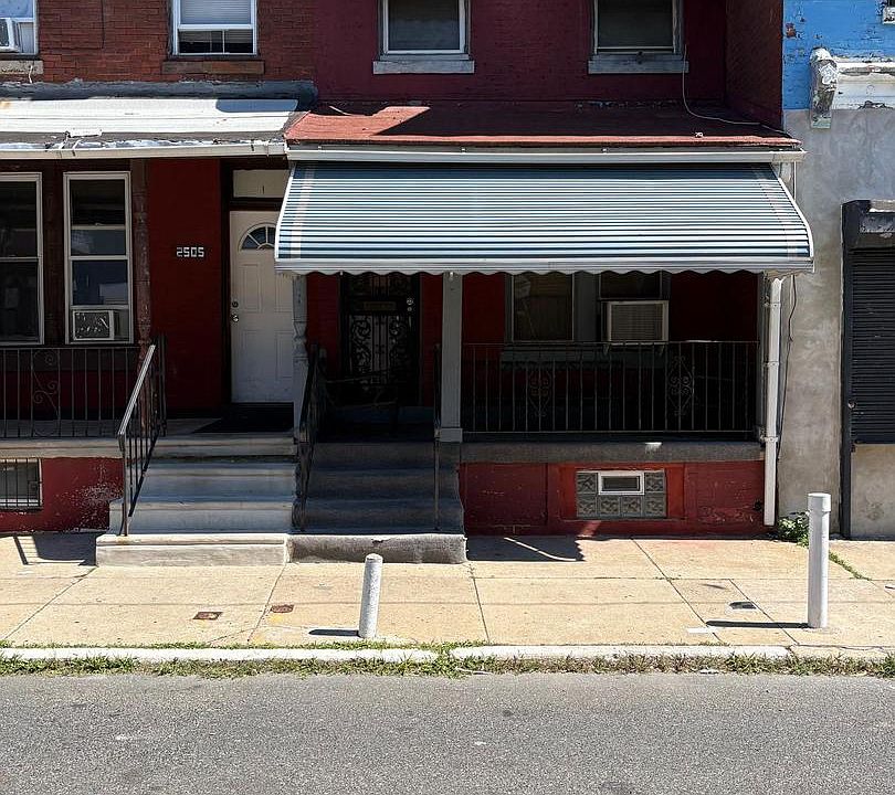 1st image of 2503 W Oakdale St
