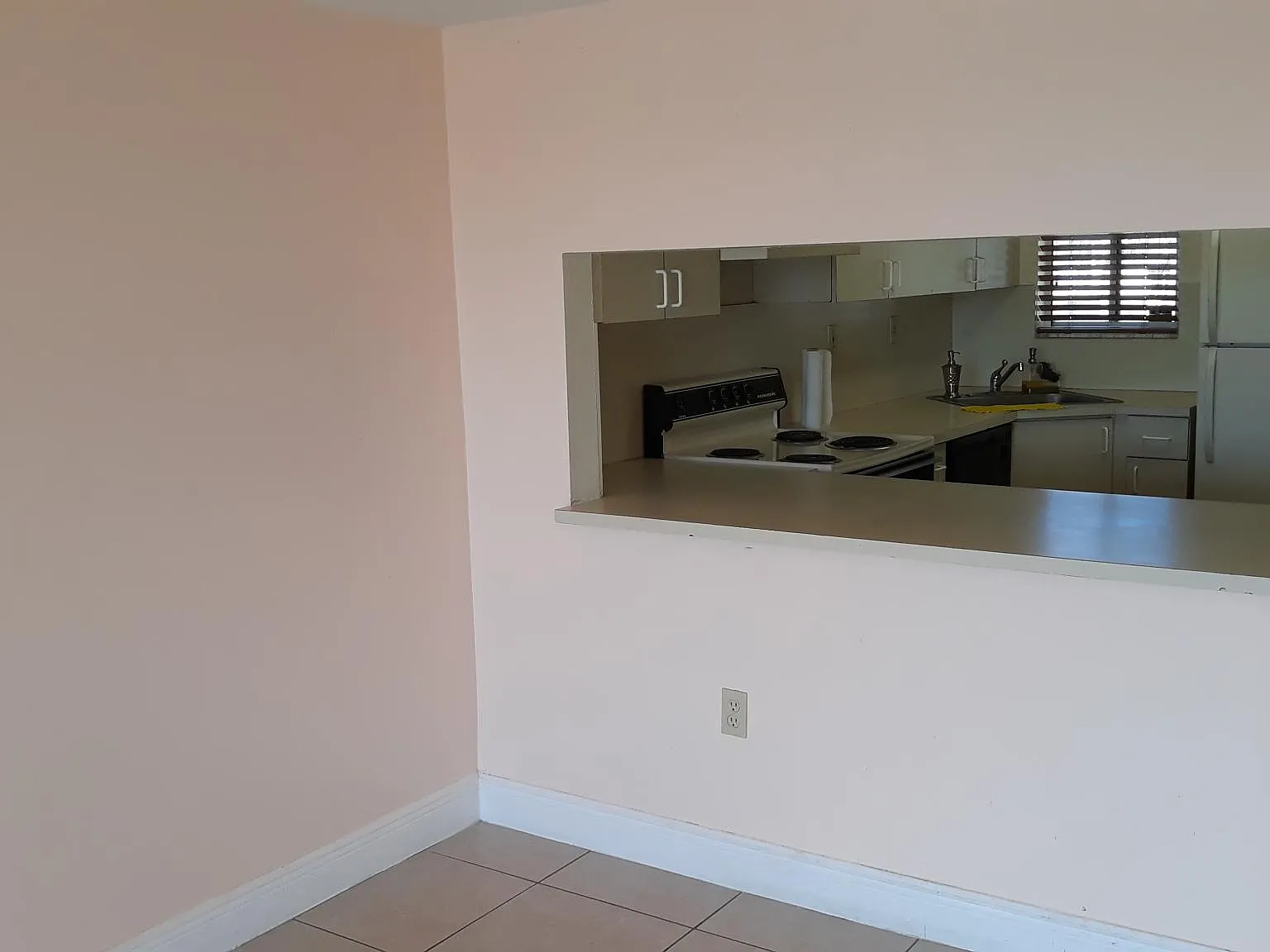 2 bed, 1.5 bath, 1025 sqft, $2,000 — Photo 1