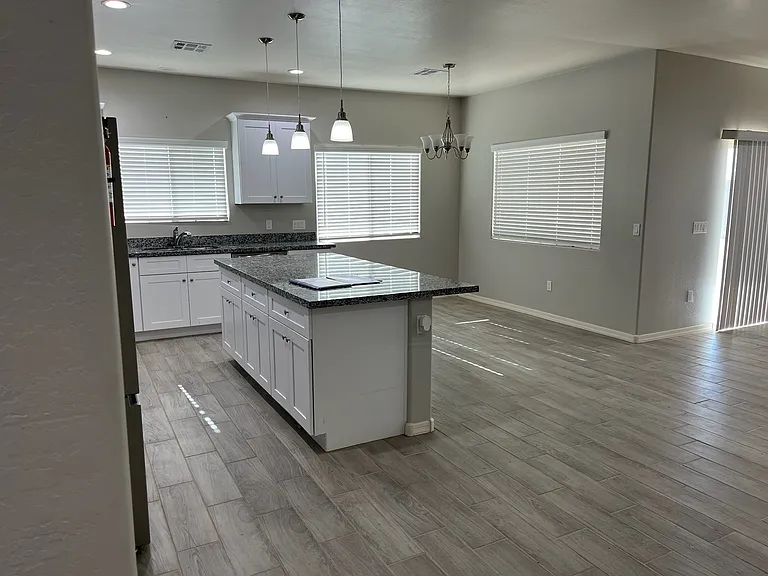 9501 W Kramer Pl — Photo 4