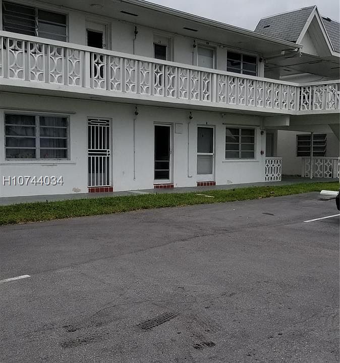 1st image of 15 NW 204th St APT 11