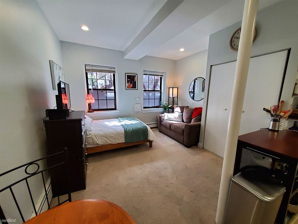 2nd image of 172 Saint Botolph St #3YB