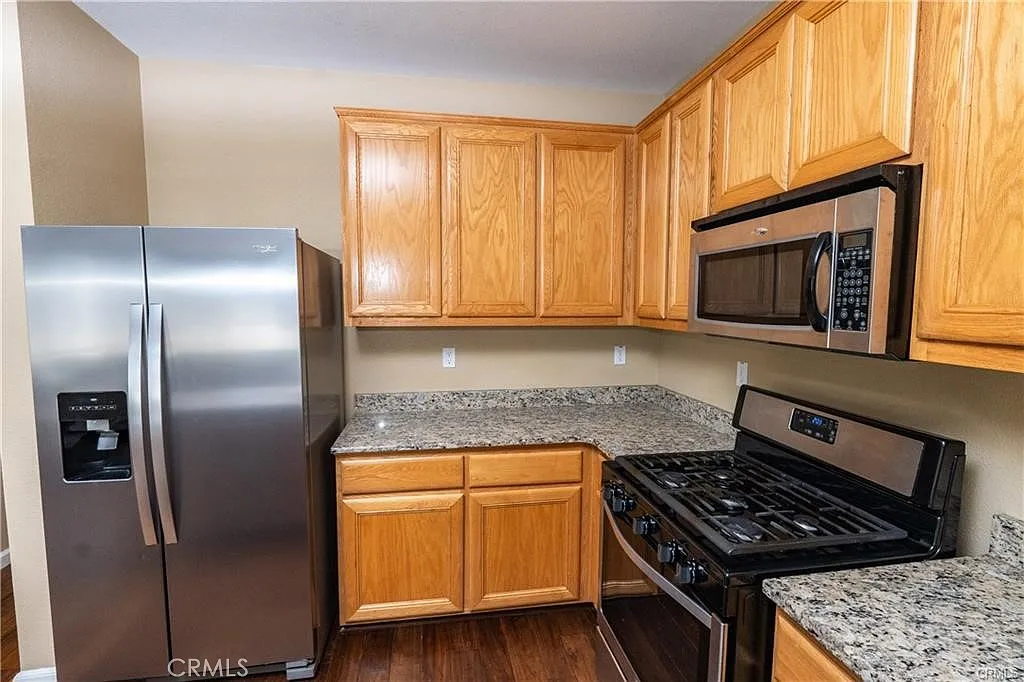 2 bed, 1275 sqft, $2,300 — Photo 3