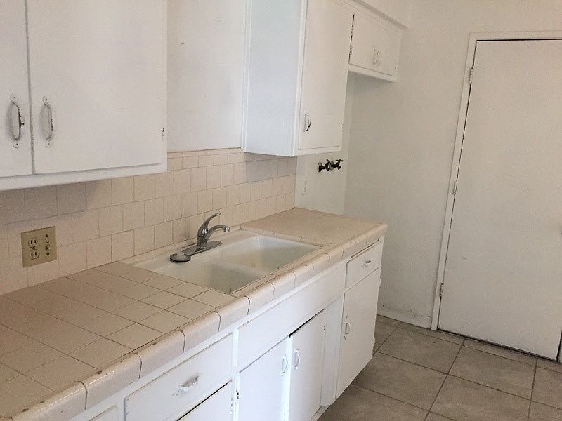 2nd image of 3212 N Chester Ave APT C