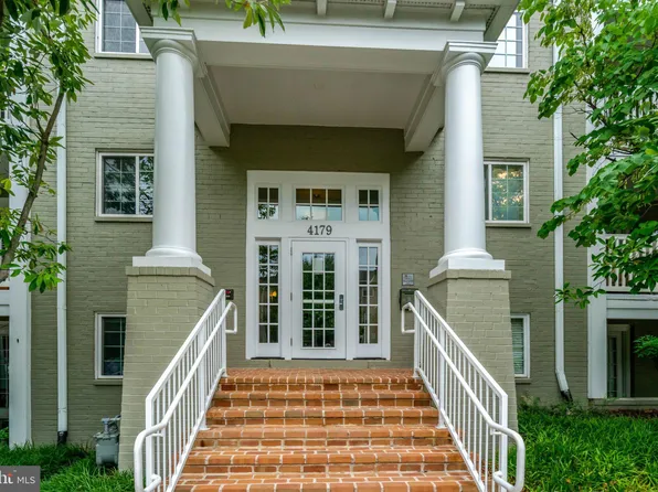 4179 S Four Mile Run Dr Unit 302, Arlington, VA 22204
