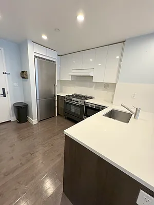 Rented by YKLL LLC | media 7