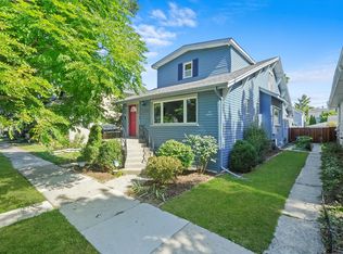1042 S Elmwood Ave, Oak Park, IL 60304