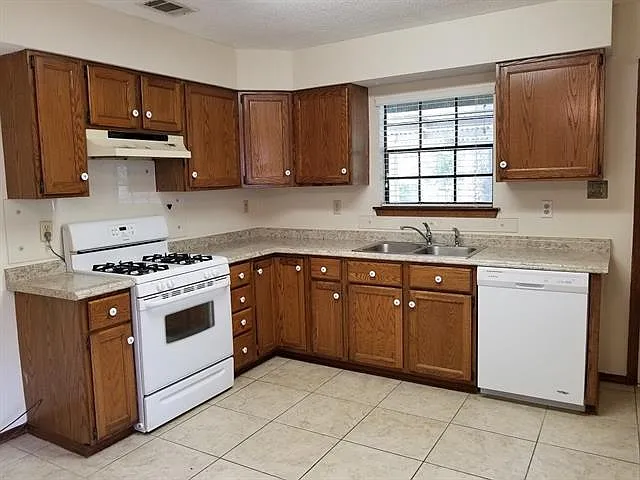223 W 12th Ave — Photo 4
