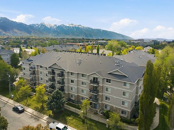 4th image of 1205 E Privet Dr #102