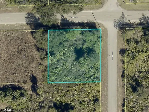901 W 14th St, Lehigh Acres, FL 33972