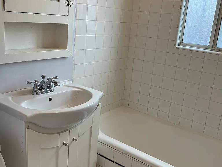 635 N Orange Dr #2 — Photo 5