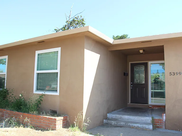 5399 Whittier Dr — Photo 26