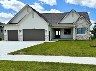 3034 NW Beechwood Dr, Grimes, IA 50111