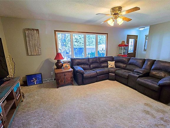 3rd image of 309 Iverson St