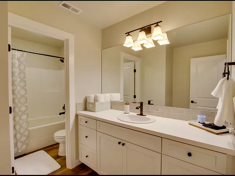 210 Tyler Ln #101 — Photo 17
