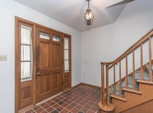 5901 Shamrock Ln, Greendale, WI 53129