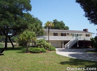 633 Lake Shore Dr, Sunset Beach, NC 28468