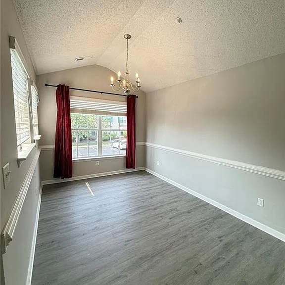 1710 Duntrune Gln — Photo 3