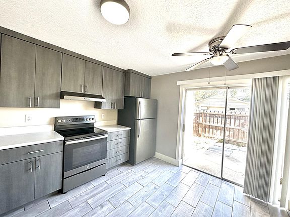 2nd image of 2759 Cypress Dr APT B