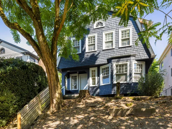 5262 15th Ave NE, Seattle, WA