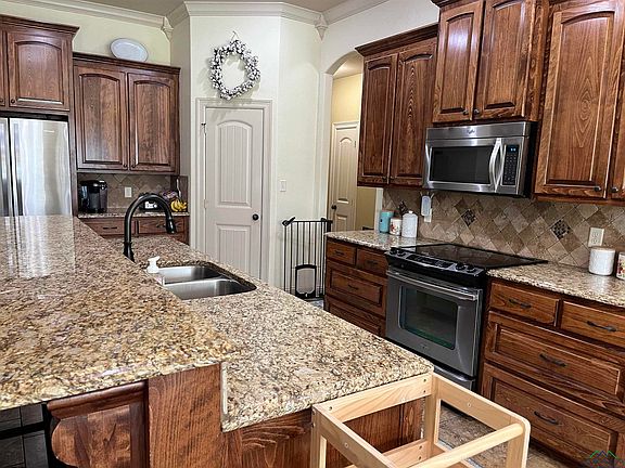 4th image of 150 Serenity Ln