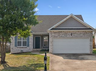 3475 Oak Creek Dr, Clarksville, TN 37040