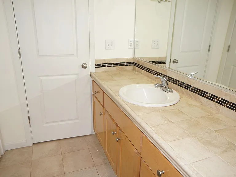 3822 SE Schiller St — Photo 22