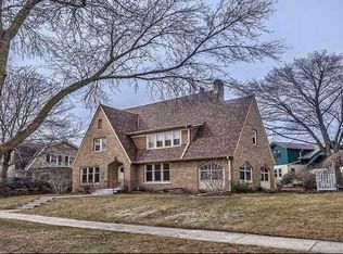 6828 Grand Pkwy, Wauwatosa, WI 53213