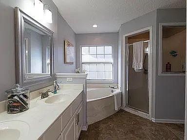5th image of 1382 Blue Eagle Way E