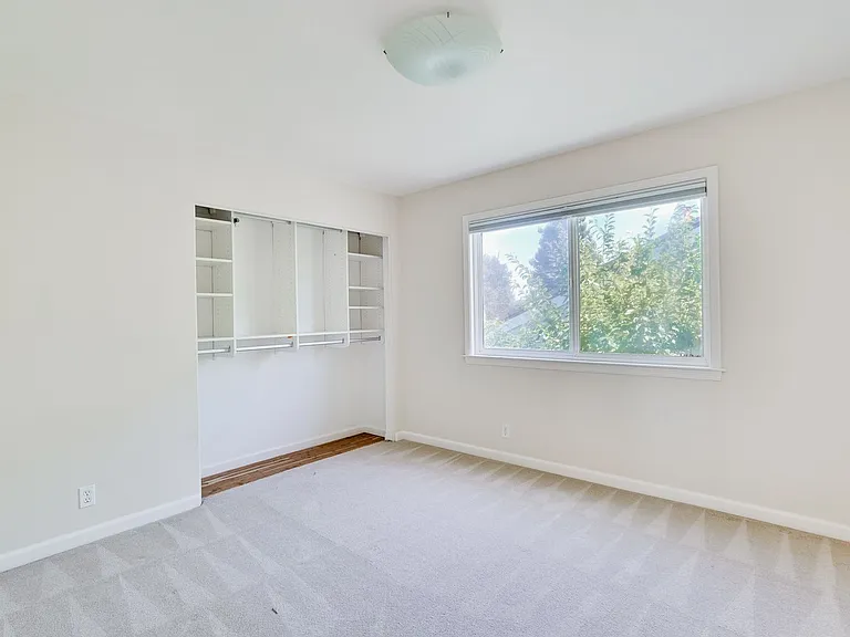 803 Runningwood Cir — Photo 37