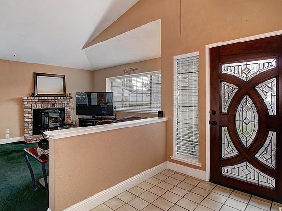 3rd image of 147 Branding Iron Way