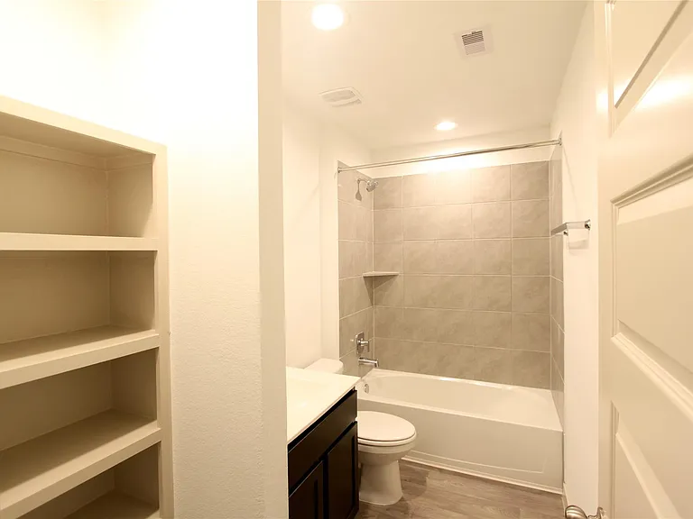 8215 Brahman Ln — Photo 5
