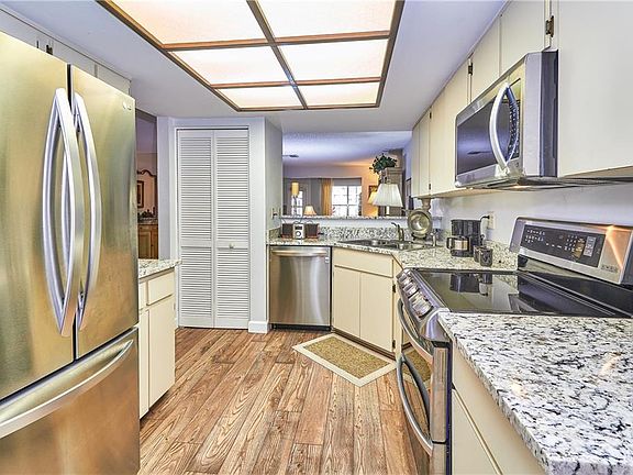 4th image of 1161 Woodleaf Ct