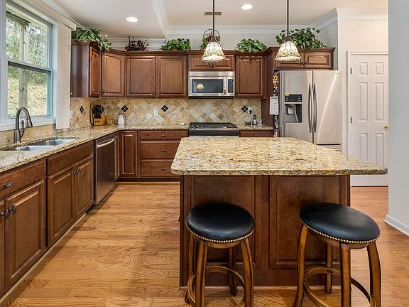 Beautiful Renovated Kitchen
