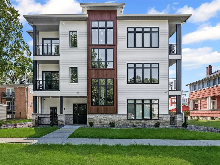 Lofts on State — Photo 10