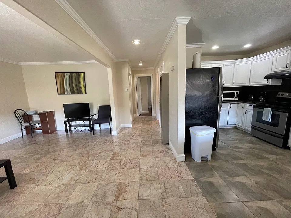 768 Calla Dr #3