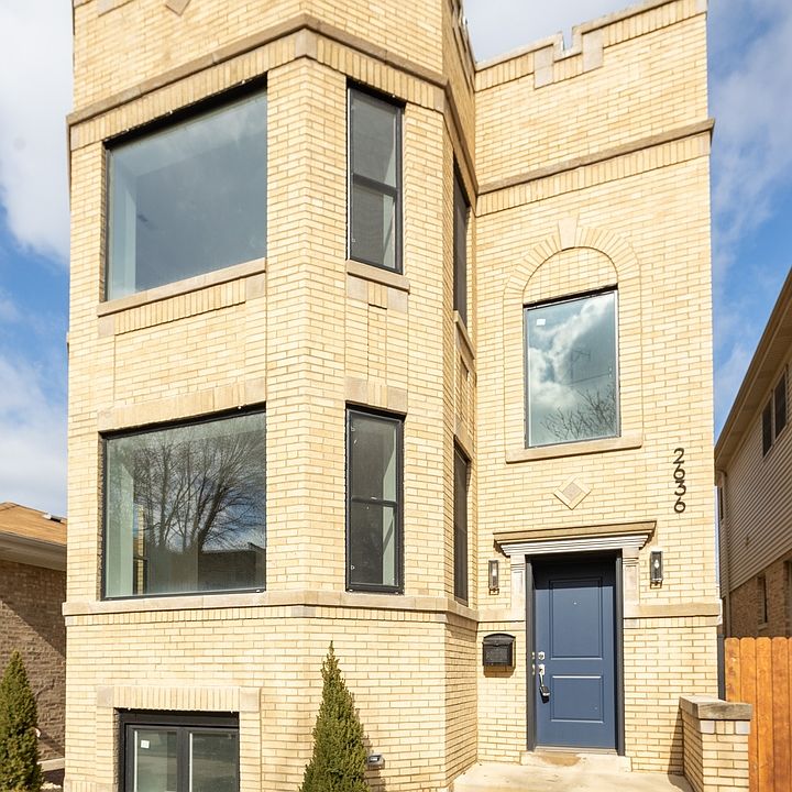 1st image of 2636 W Carmen Ave