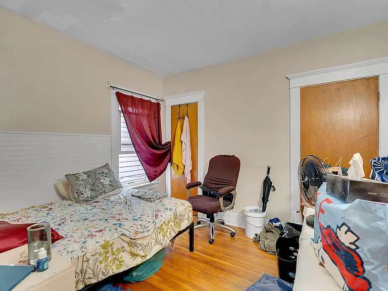 75 Montrose Ave #1 — Photo 6