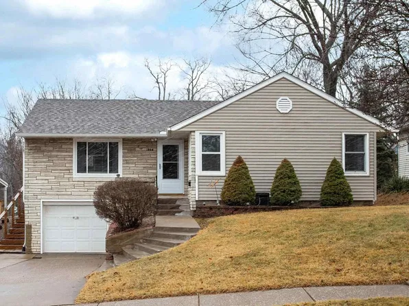 1804 Duggleby St, Davenport, IA 52803