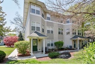 1506 W State St, Geneva, IL 60134