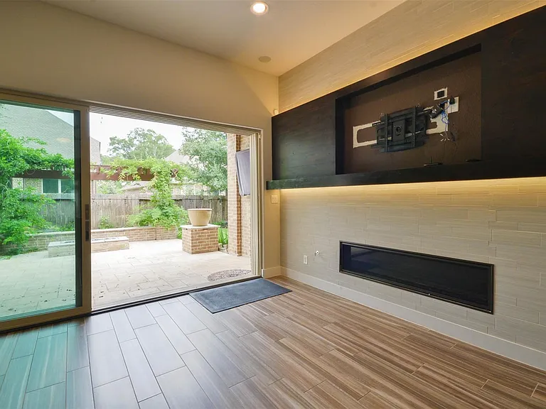 5911 Vineyard Creek Ln — Photo 27