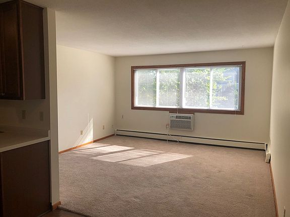 5th image of 2730 Dupont Ave S APT 303