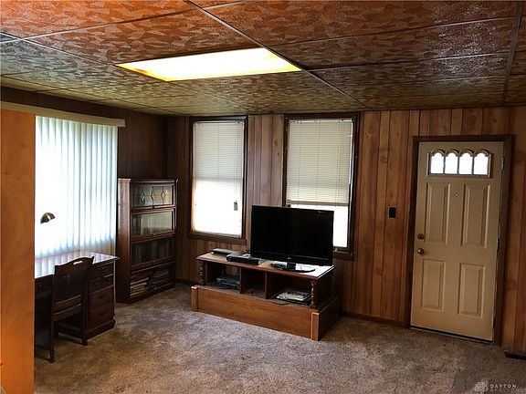 4th image of 615 Sweitzer St