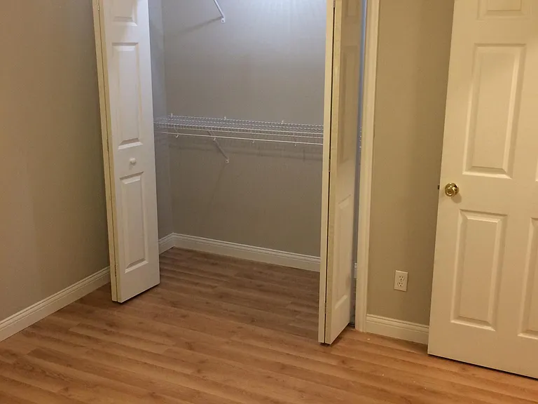 5 Foot Wide Guest Room Closet