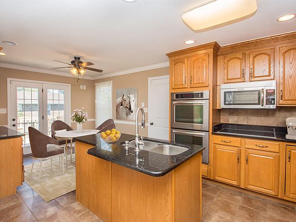 3rd image of 103 Cornelia Ct