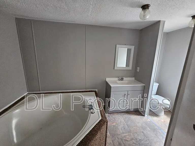 934 Eslinger Ct — Photo 5