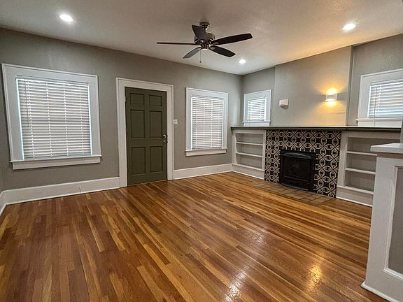 2nd image of 2714 Aurora Ave