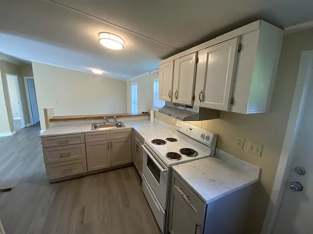 2221 Nina St — Photo 4