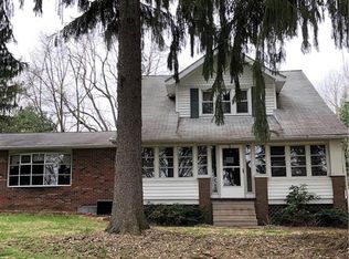 5688 Kungle Rd, Barberton, OH 44203